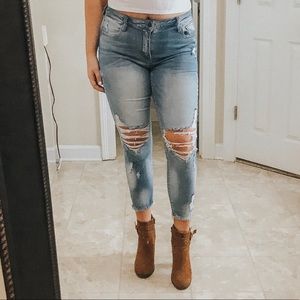 Distressed skinny jeans